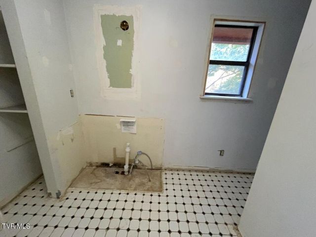 190 Golf Course Road, Rogersville, TN 37857