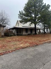 616 S Florida Avenue, Okmulgee, OK 74447