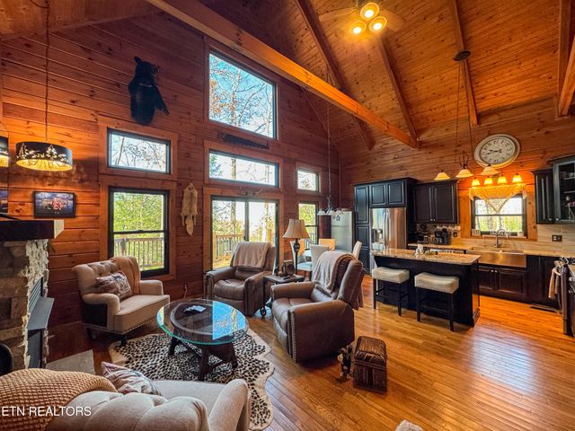 390 John J Smith Rd, Oneida, TN 37841