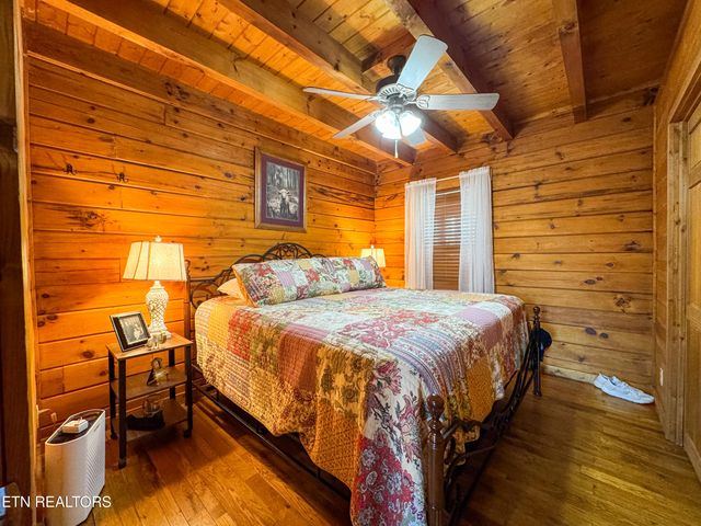 390 John J Smith Rd, Oneida, TN 37841