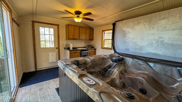 390 John J Smith Rd, Oneida, TN 37841