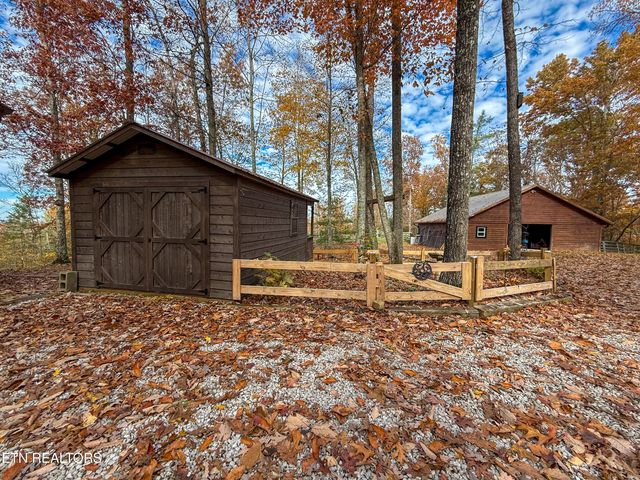 390 John J Smith Rd, Oneida, TN 37841