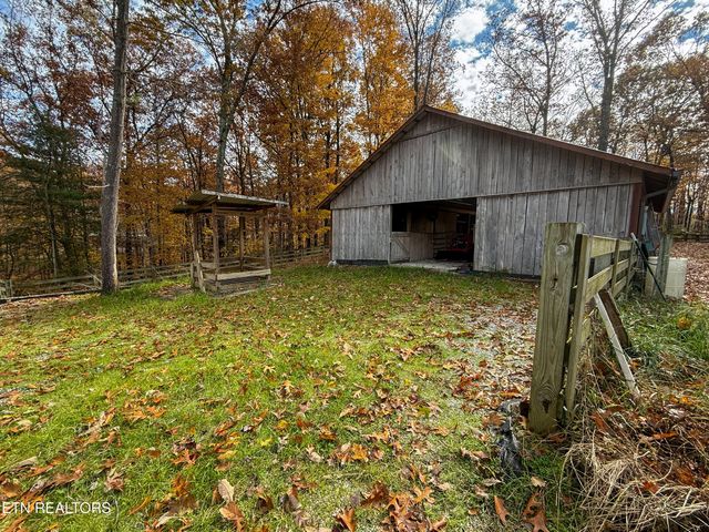 390 John J Smith Rd, Oneida, TN 37841