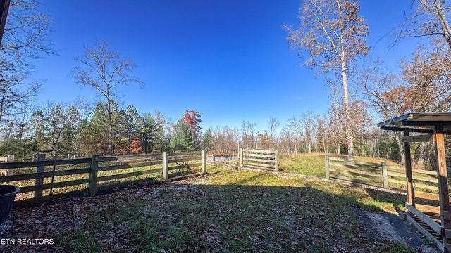 390 John J Smith Rd, Oneida, TN 37841