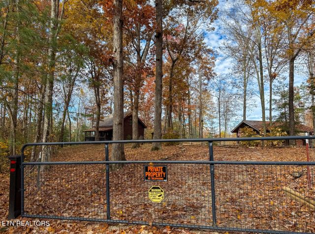 390 John J Smith Rd, Oneida, TN 37841