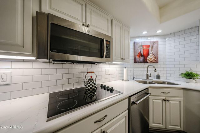 17404 N 99TH Avenue 228, Sun City, AZ 85373