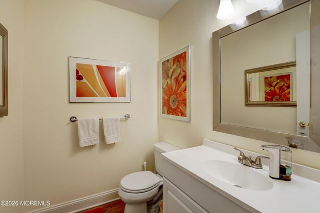 25 Garden Way, Howell, NJ 07731