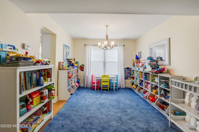 25 Garden Way, Howell, NJ 07731