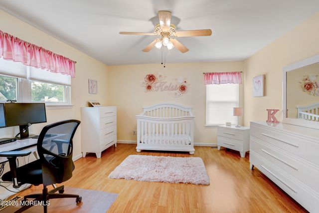 25 Garden Way, Howell, NJ 07731