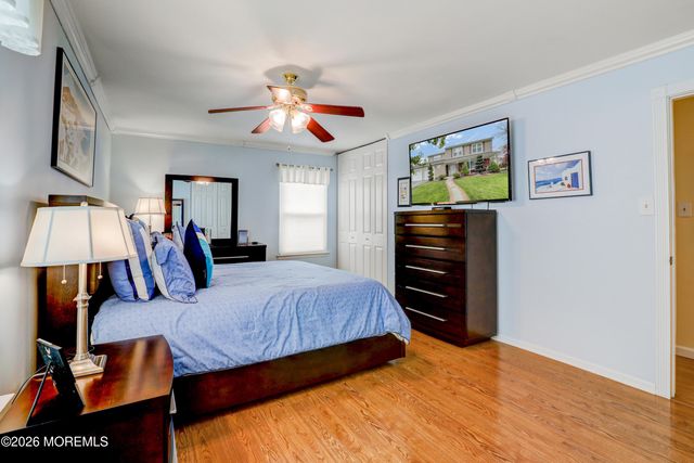 25 Garden Way, Howell, NJ 07731
