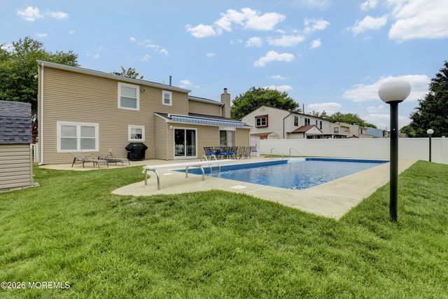 25 Garden Way, Howell, NJ 07731