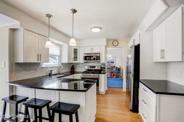 25 Garden Way, Howell, NJ 07731