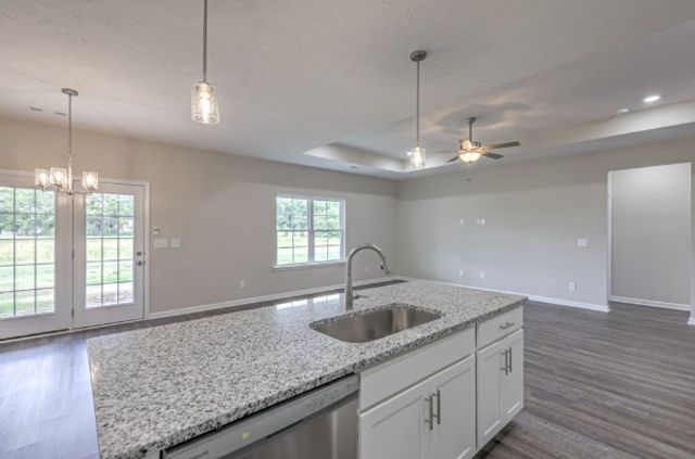 21 Bartow St, Decherd, TN 37324