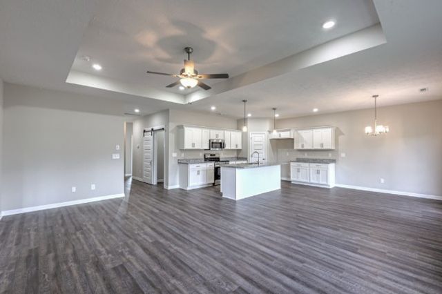 21 Bartow St, Decherd, TN 37324