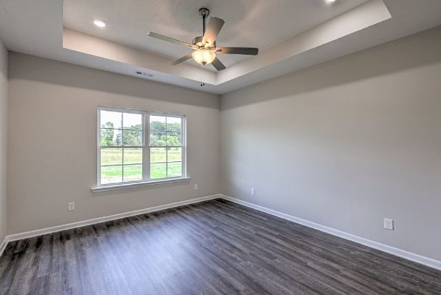 21 Bartow St, Decherd, TN 37324