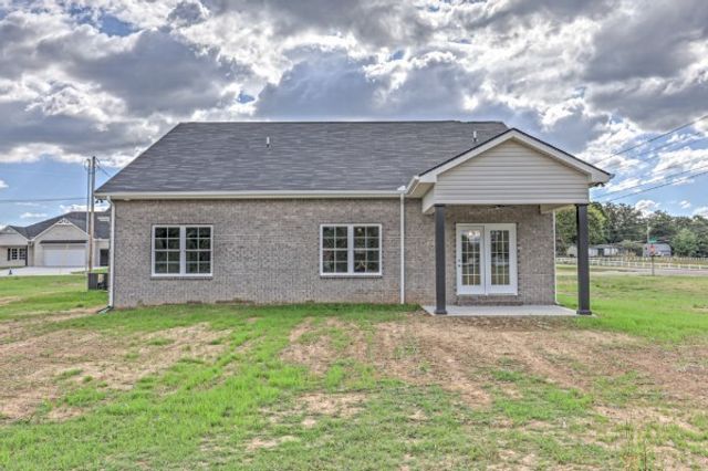 21 Bartow St, Decherd, TN 37324