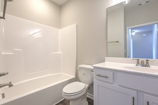 21 Bartow St, Decherd, TN 37324