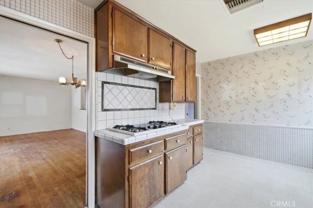 9610 Natick, North Hills, CA 91343