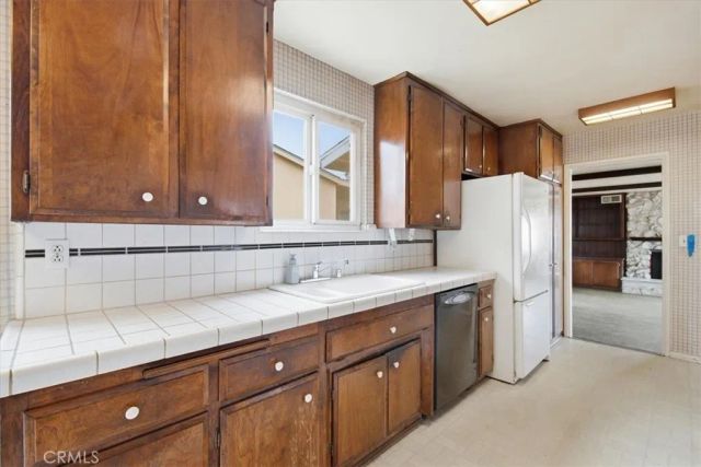 9610 Natick, North Hills, CA 91343
