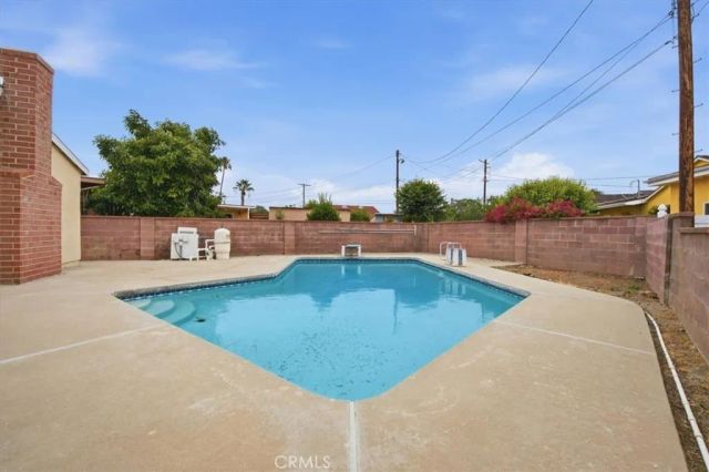 9610 Natick, North Hills, CA 91343