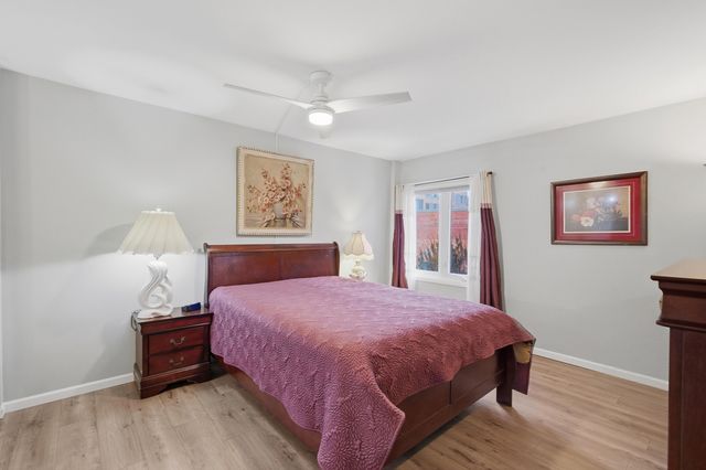 2046 Saint Johns Avenue 3E, Highland Park, IL 60035