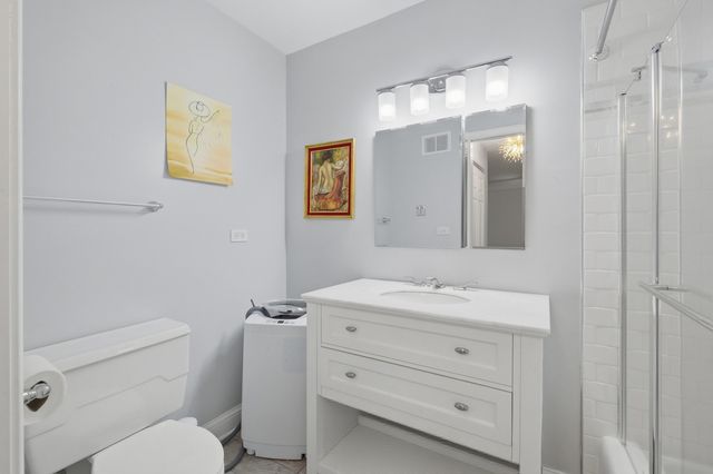 2046 Saint Johns Avenue 3E, Highland Park, IL 60035