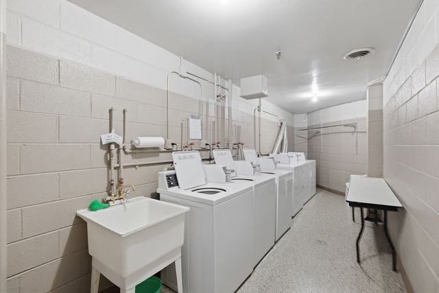 2046 Saint Johns Avenue 3E, Highland Park, IL 60035