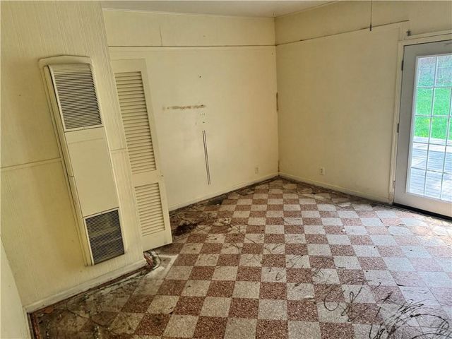 9810 Bennington Avenue, Kansas City, MO 64134