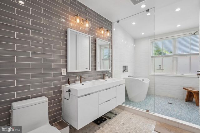 626 D ST NE, Washington, DC 20002