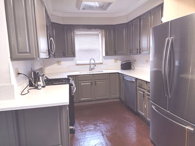 9427 S Saint Louis Avenue, Evergreen Park, IL 60805