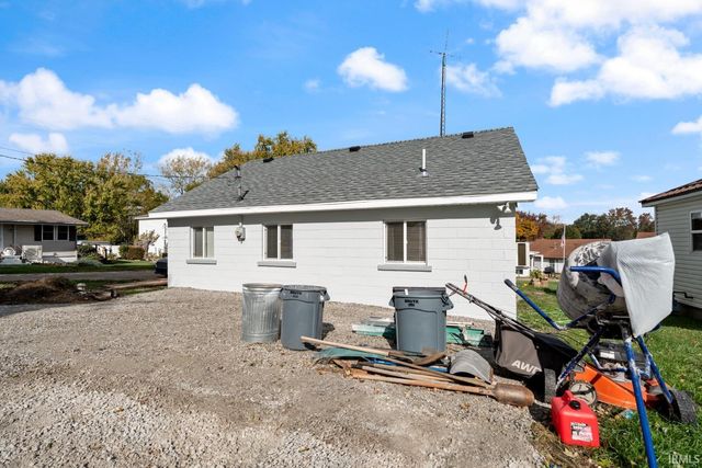 8727 S Hill Drive, Silver Lake, IN 46982