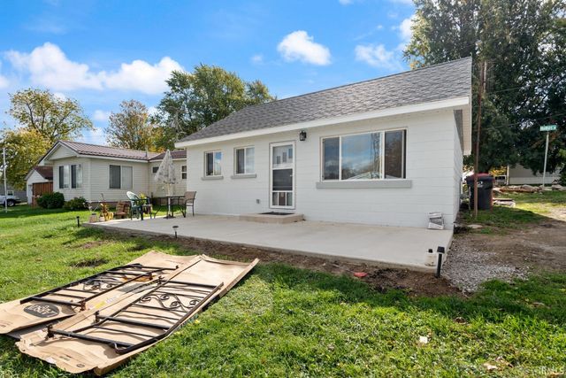 8727 S Hill Drive, Silver Lake, IN 46982