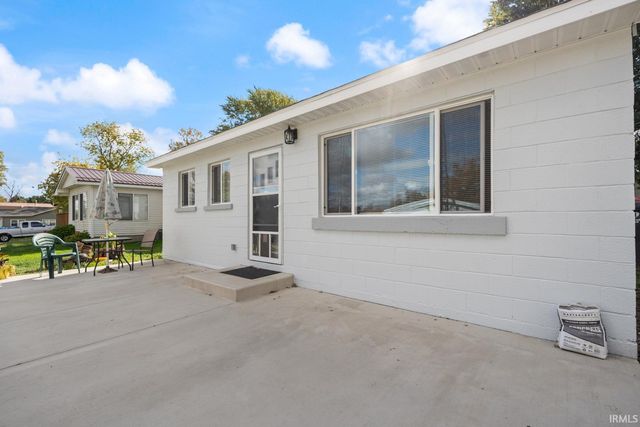 8727 S Hill Drive, Silver Lake, IN 46982