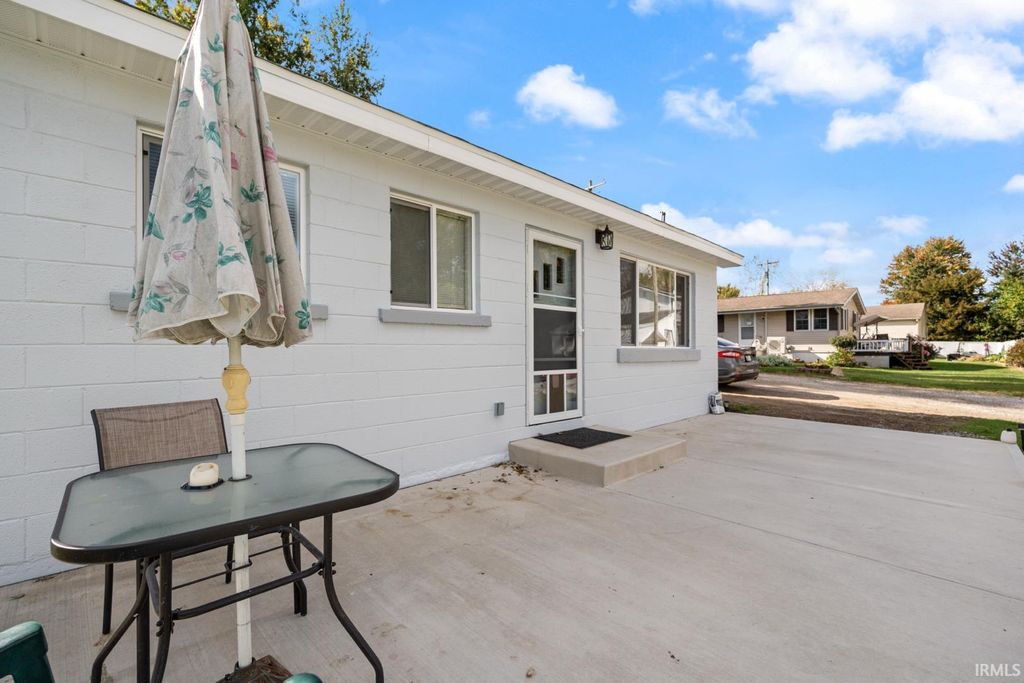 8727 S Hill Drive, Silver Lake, IN 46982