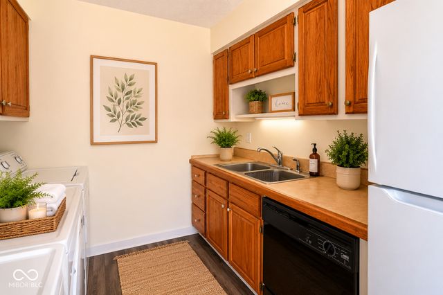 8345 Paso Del Norte Court, Indianapolis, IN 46227