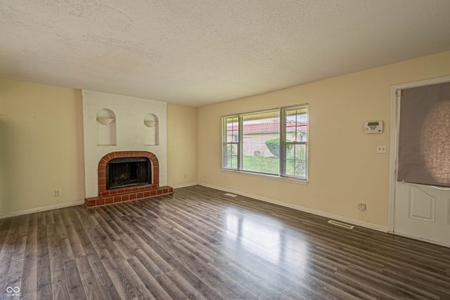 8345 Paso Del Norte Court, Indianapolis, IN 46227