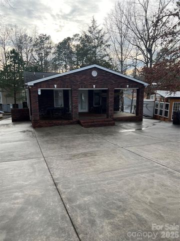 129 Twin Bluff Trail, Mount Gilead, NC 27306