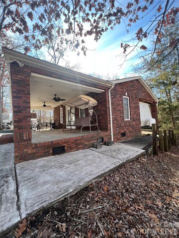 129 Twin Bluff Trail, Mount Gilead, NC 27306