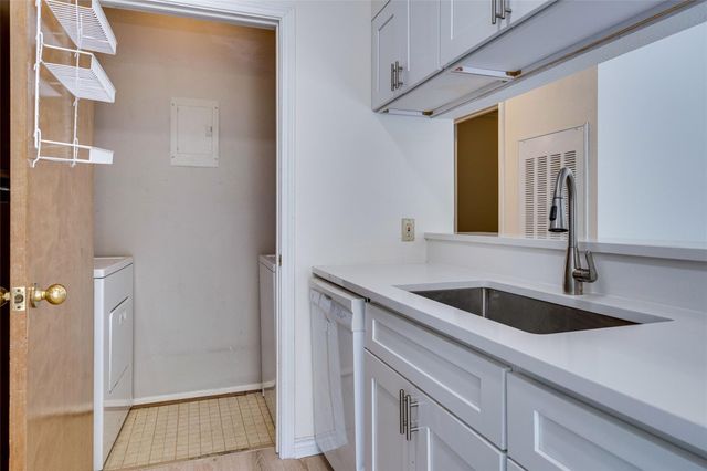 1406 Windsor RD 201, Austin, TX 78703