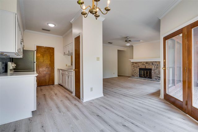 1406 Windsor RD 201, Austin, TX 78703