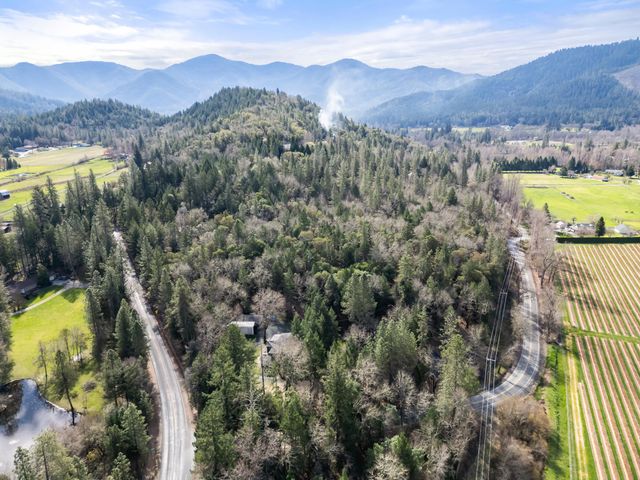 3477 Helms Road, Grants Pass, OR 97527