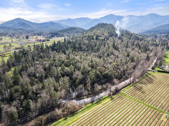 3477 Helms Road, Grants Pass, OR 97527