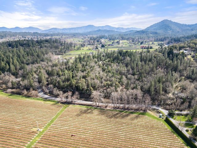 3477 Helms Road, Grants Pass, OR 97527