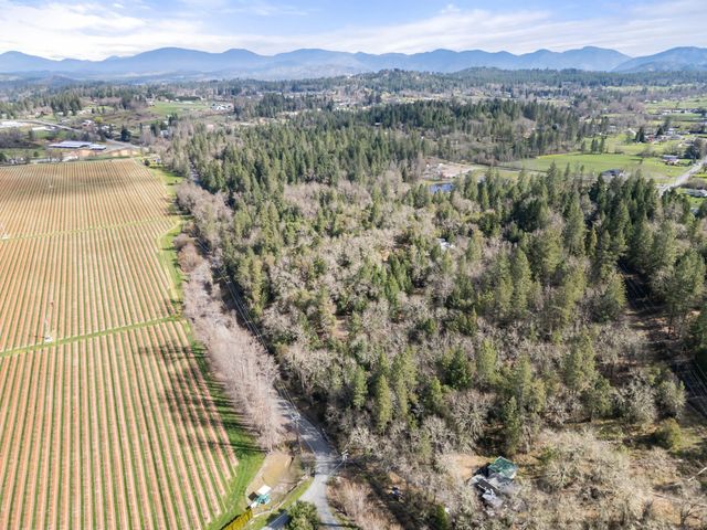 3477 Helms Road, Grants Pass, OR 97527