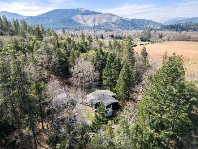 3477 Helms Road, Grants Pass, OR 97527