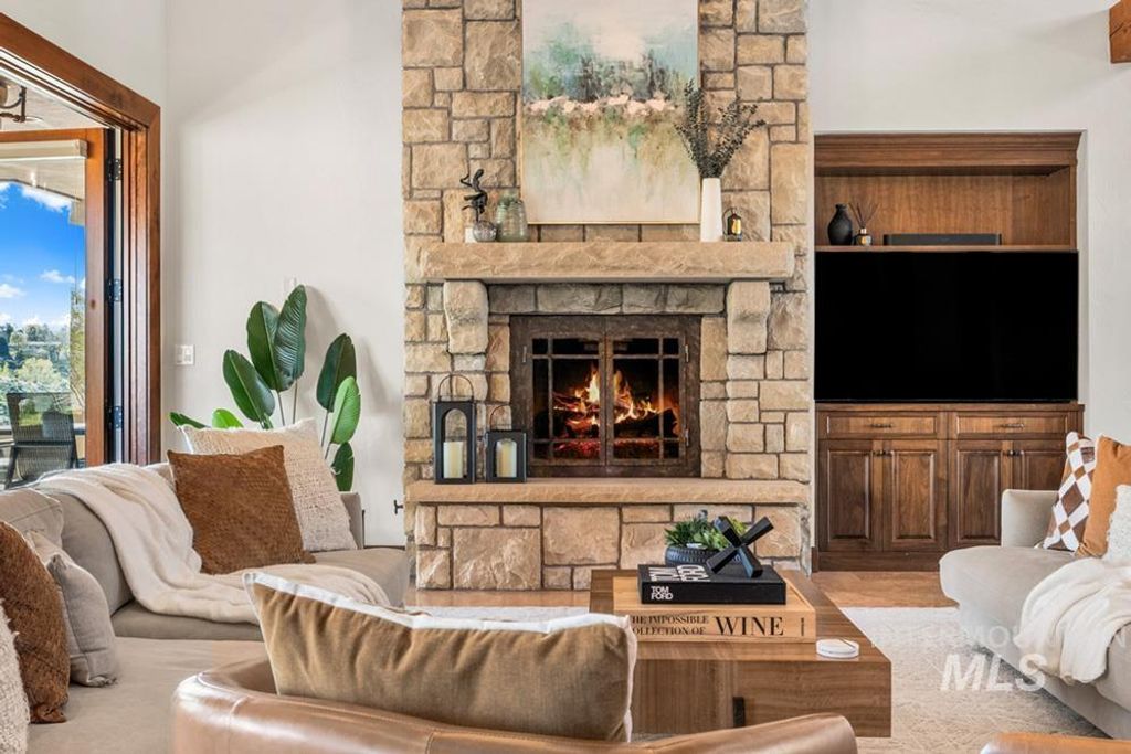 513 E Orion Ct, Boise, ID 83702 photo 3