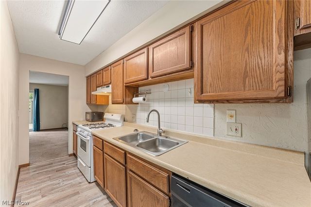 931 Trimble Drive, Akron, OH 44307