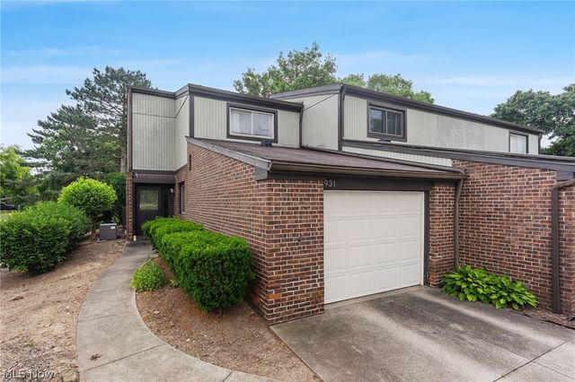 931 Trimble Drive, Akron, OH 44307