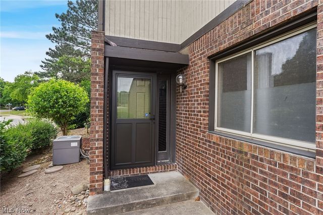 931 Trimble Drive, Akron, OH 44307