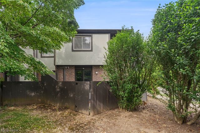 931 Trimble Drive, Akron, OH 44307